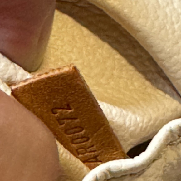 Louis Vuitton Spontini - Picture 8 of 11